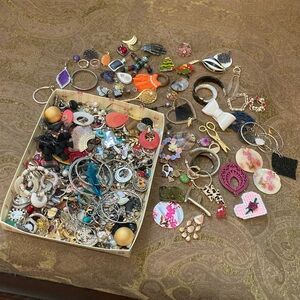 Pendant/Single Earring Lot